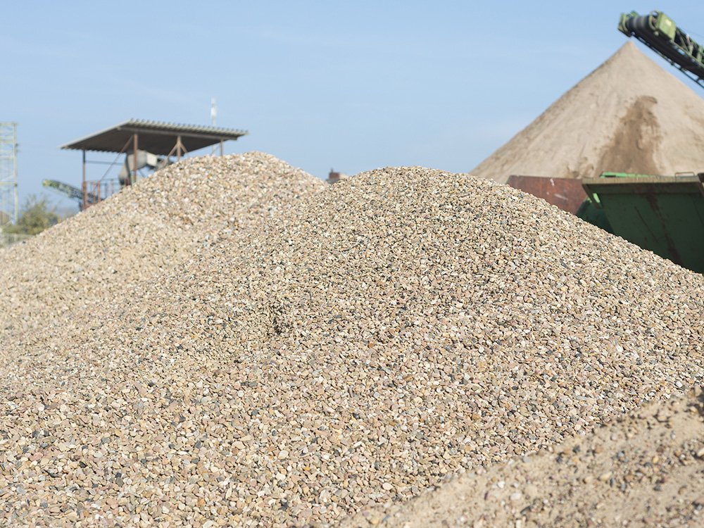 Schüttgut Baustoffe Kies und Sand Kies und Sand als Schüttgut Baustoffe für Bau und Straßenbau