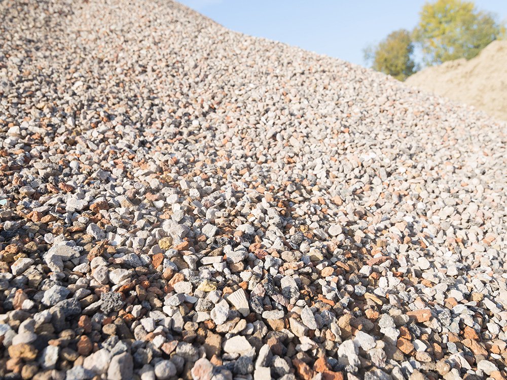 Recycling Baustoff Schüttgut Recyclingmaterial als Schüttgut Baustoff für Straßenbau